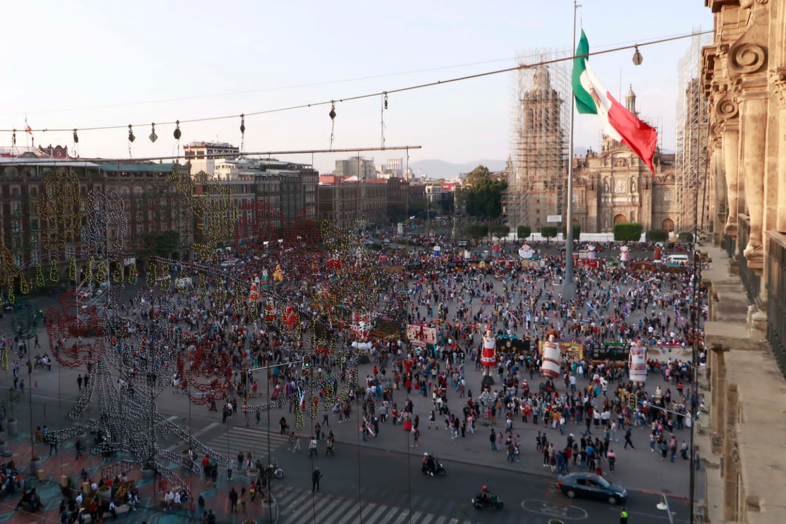 Recibe Ofrenda Monumental De D A De Muertos A Mil Personas En El