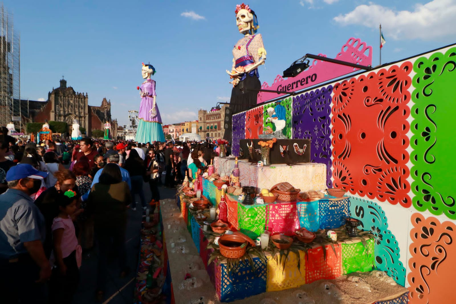 Recibe Ofrenda Monumental de Día de Muertos a 600 mil personas en el