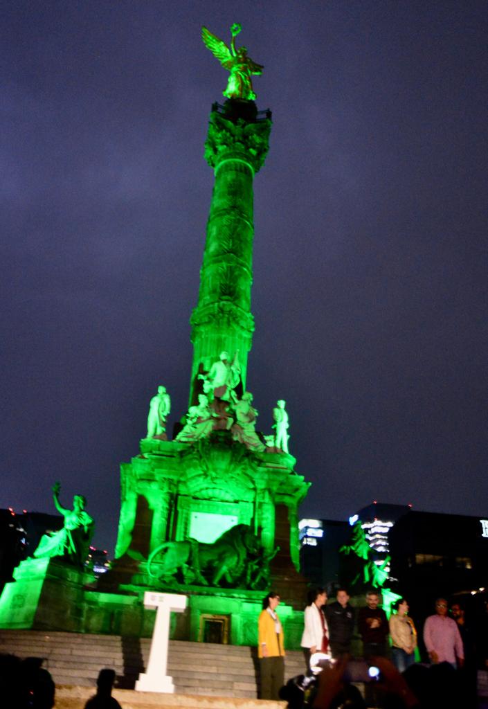 Secretaría de Turismo de la Ciudad de México - Así luce esta noche el Ángel  de la Independencia #CDMX.