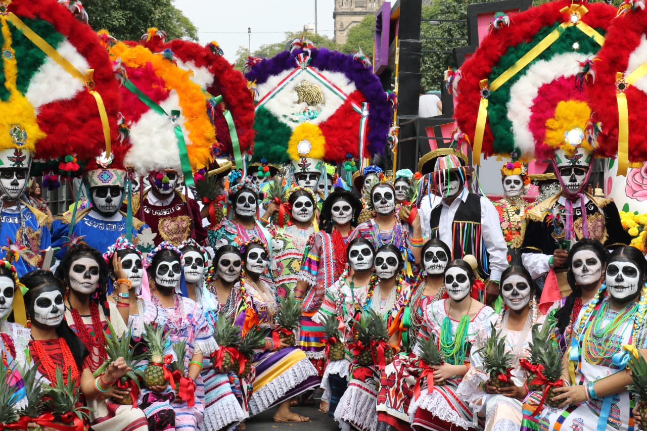 Millones viven Desfile Internacional de "Día de Muertos"