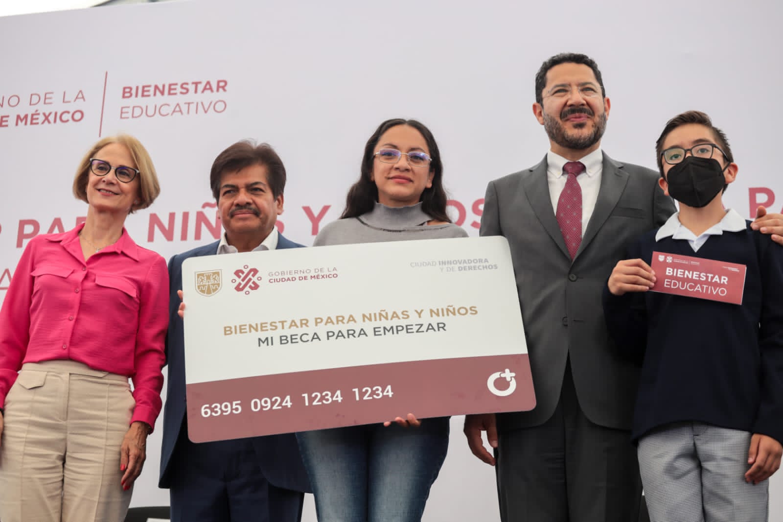 FOTO - ENTREGA DE TARJETAS “BIENESTAR PARA NIÑAS Y NIÑOS. MI BECA PARA EMPEZAR”, ALCALDÍA GUSTAVO A. MADERO (5).jpeg
