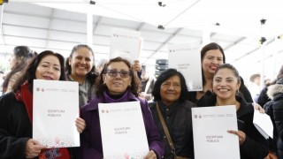 Clara Brugada entrega 5 mil 642 créditos de mejoramiento y 500 escrituras que garantizan vivienda digna a casi 20 mil capitalinos