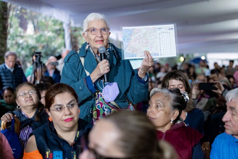 señora 1 chikis.jpg